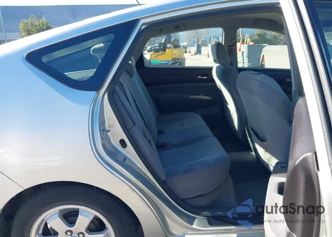 2005 Toyota Prius from USA, damaged, VIN JTDKB20U357041156